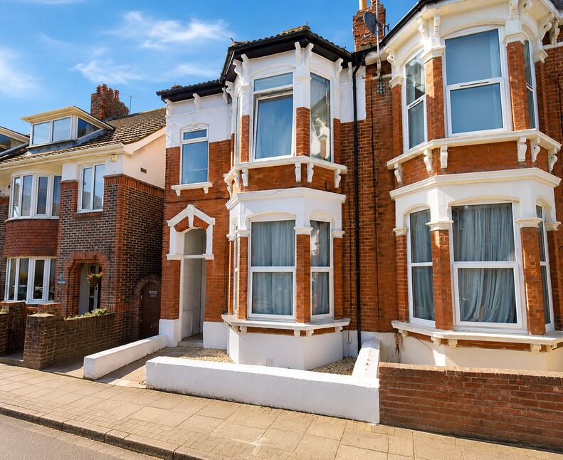 Main image of 1 bedroom Flat for sale, 1, Beach Road, Hampshire, PO5