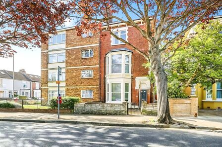 Campbell Road, 1 bedroom Flat to rent, &pound;750 pcm