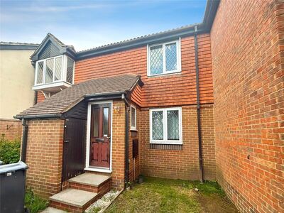 Midas Close, 2 bedroom Flat to rent, &pound;1,200 pcm