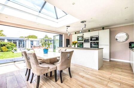 Cemetery Lane, 5 bedroom Bungalow to rent, &pound;3,250 pcm