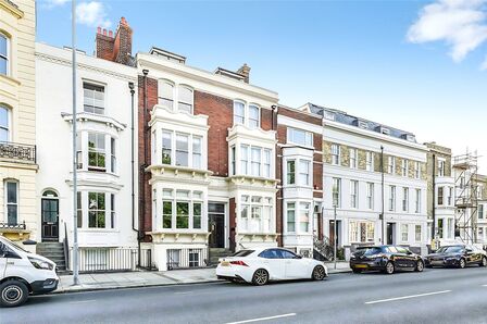 1 bedroom Flat for sale