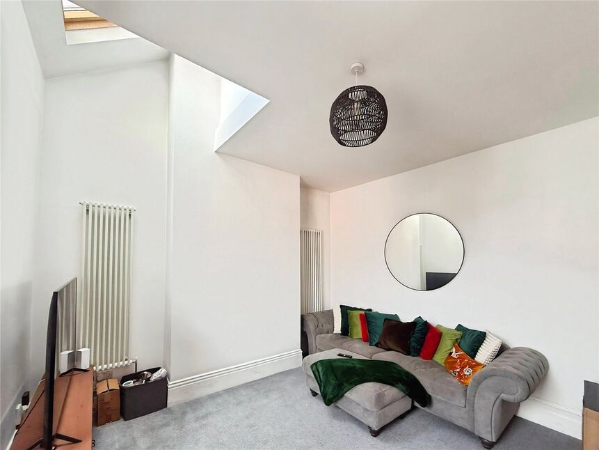 Main image of 1 bedroom Flat to rent, Whitwell Road, Southsea, Hampshire, PO4