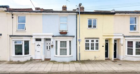 Landguard Road, 2 bedroom Mid Terrace House for sale, &pound;220,000