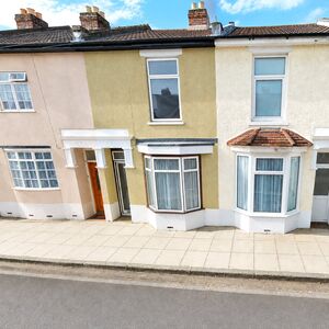 2 bedroom Mid Terrace House for sale
