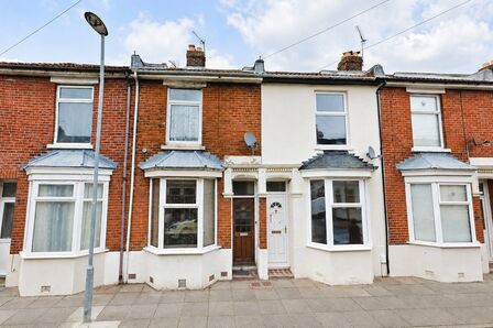 2 bedroom Mid Terrace House for sale