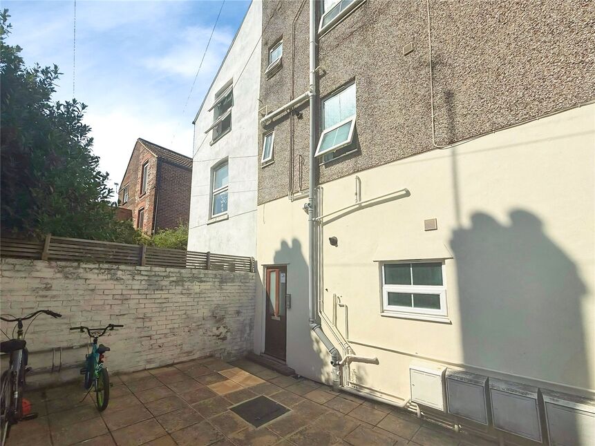 Main image of 2 bedroom Flat to rent, Cottage Grove, Southsea, Hampshire, PO5