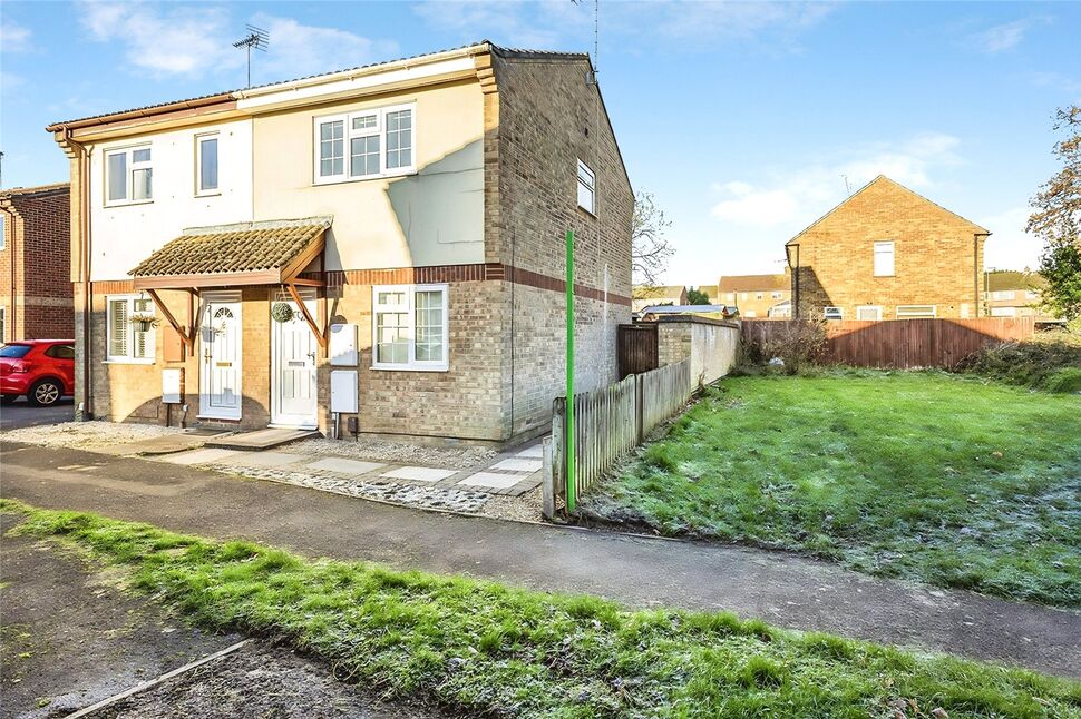 Main image of 2 bedroom Mid Terrace House for sale, Novello Gardens, Waterlooville, Hampshire, PO7