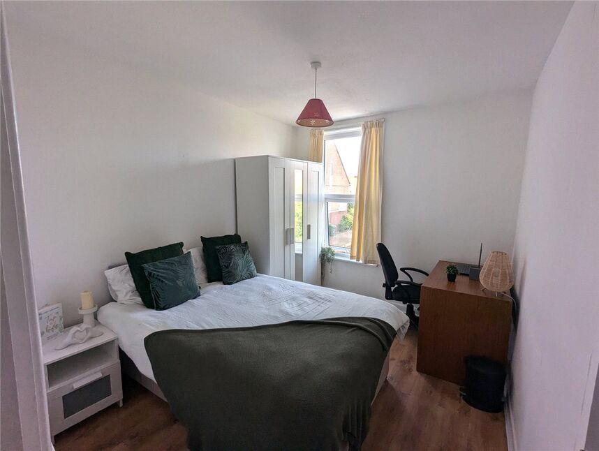 Main image of 1 bedroom Property to rent, Fawcett Road, Southsea, Hampshire, PO4