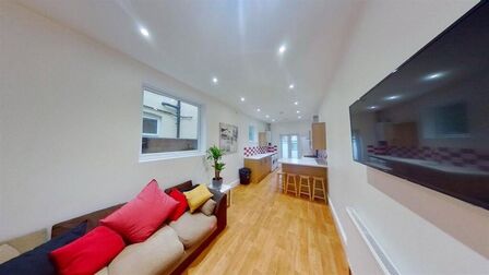 Victory Road, 5 bedroom House to rent, &pound;2,750 pcm