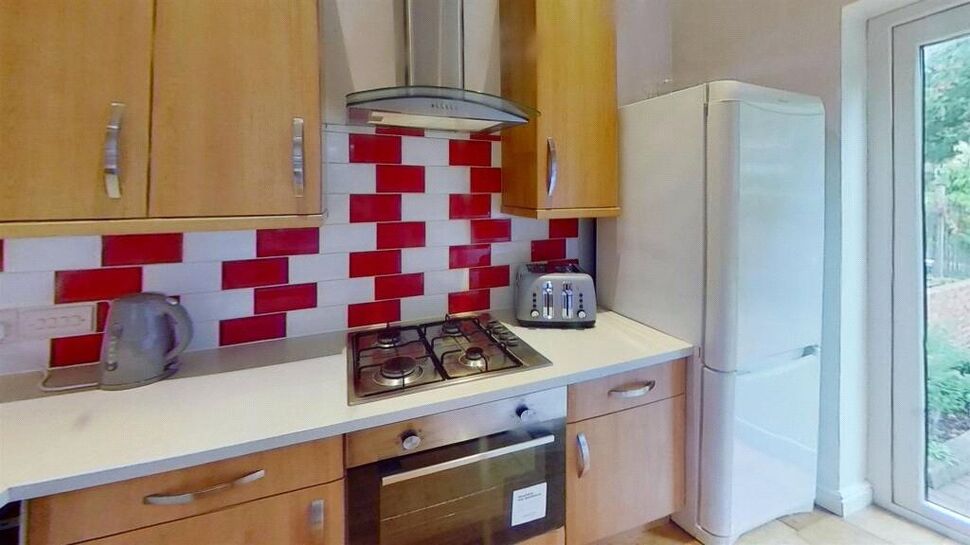 Main image of 5 bedroom House to rent, Victory Road, Portsmouth, Hampshire, PO1