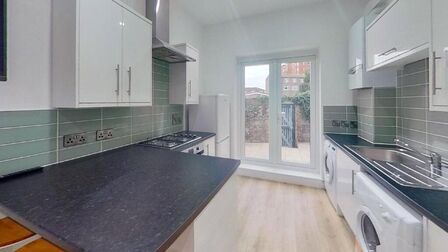 Victory Road, 4 bedroom House to rent, &pound;2,300 pcm