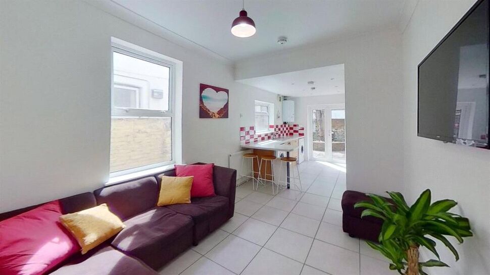 Main image of 5 bedroom House to rent, Hudson Road, Southsea, Hampshire, PO5