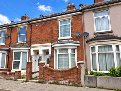 2 bedroom Mid Terrace House for sale