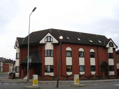 Northern Parade, 2 bedroom Flat to rent, &pound;1,150 pcm