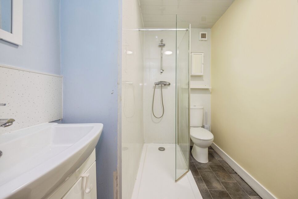 Shower Room / Wc