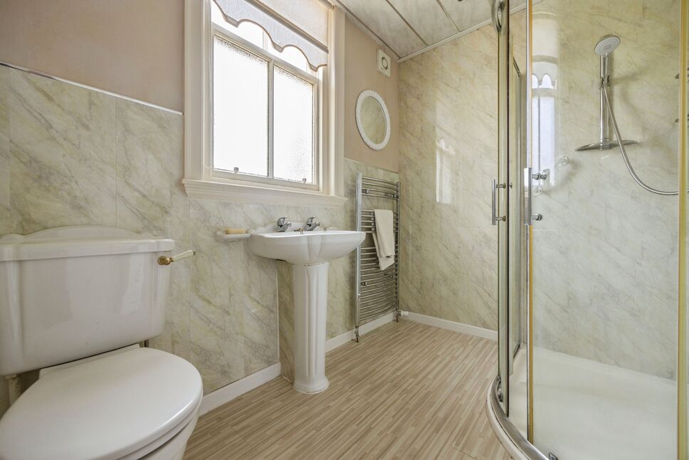 Shower Room / Wc
