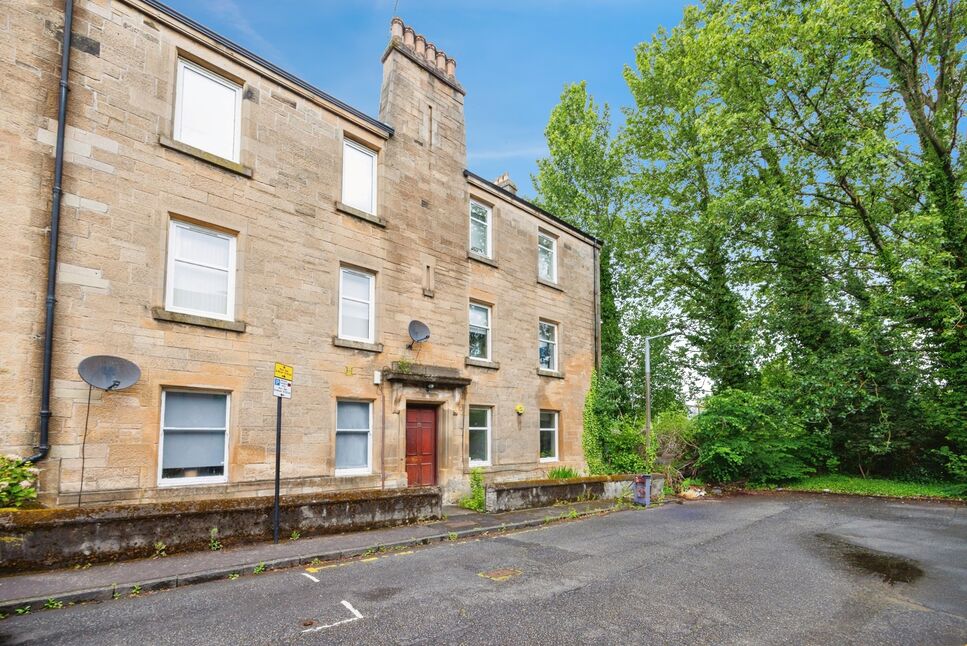 Main image of 2 bedroom Flat for sale, Park Lane, Stirling, Stirlingshire, FK8