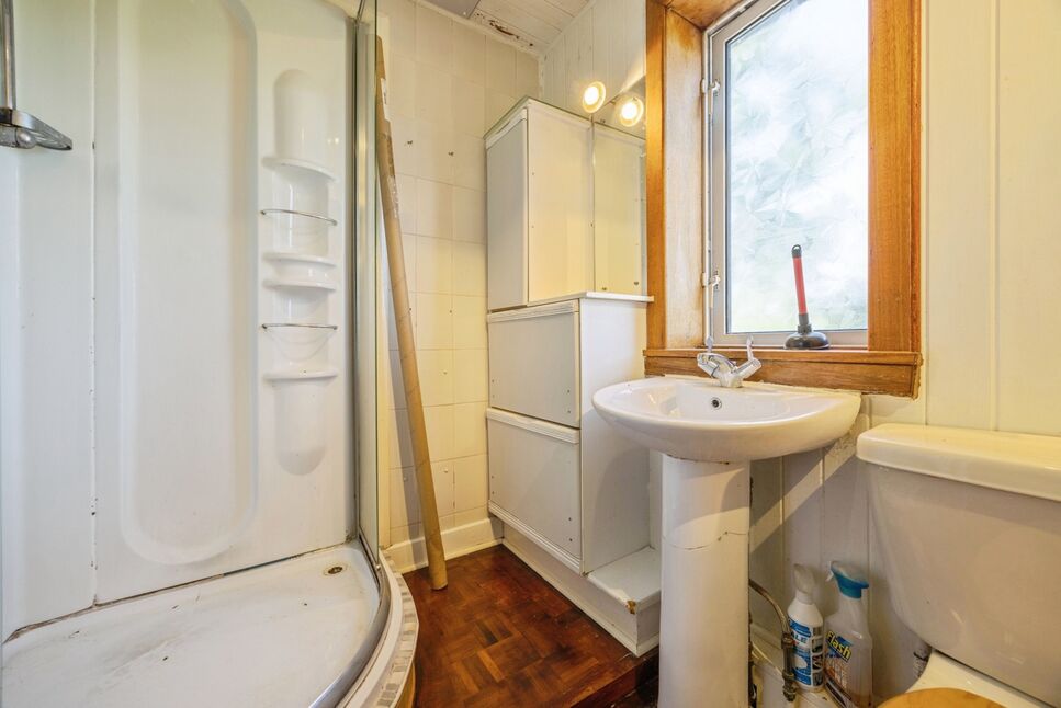 Shower Room / Wc