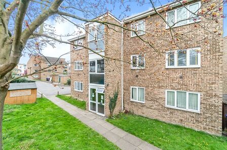 2 bedroom  Flat to rent