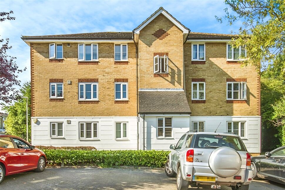 Main image of Flat to rent, Chipstead Close, Sutton, SM2