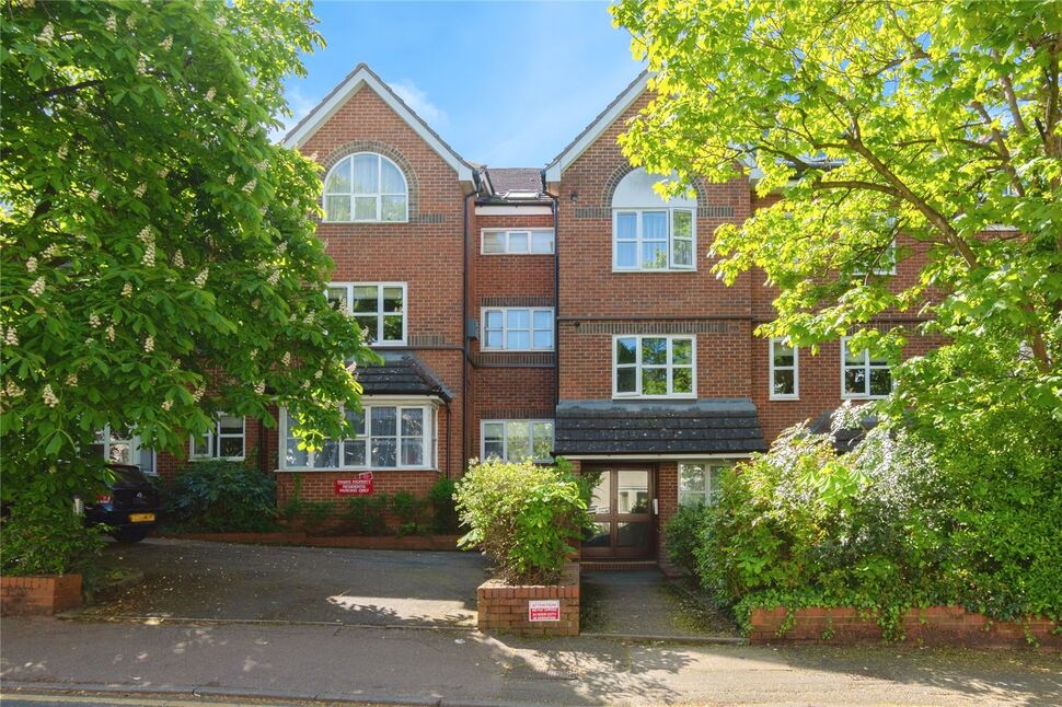 2 bedroom Flat to rent, Chipstead Close, Sutton, SM2 £1,400 pcm