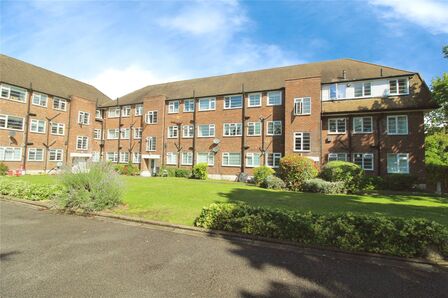 Mulgrave Road, 2 bedroom  Flat to rent, £1,650 pcm