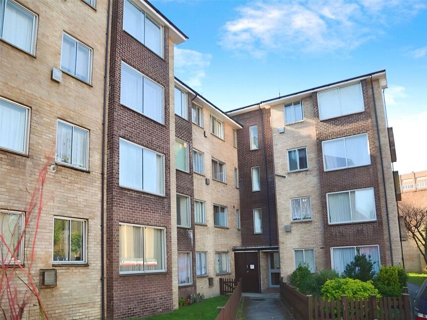 Main image of 2 bedroom  Flat to rent, Wellesley Road, Sutton, SM2