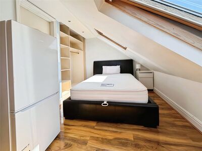 Rosehill Avenue, 1 bedroom Semi Detached Room to rent, £650 pcm