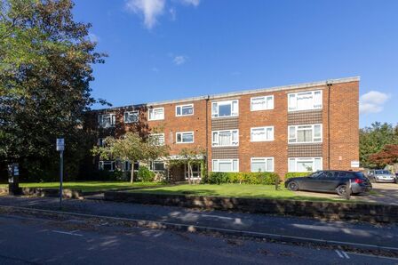 Mulgrave Road, 2 bedroom  Flat to rent, £1,700 pcm