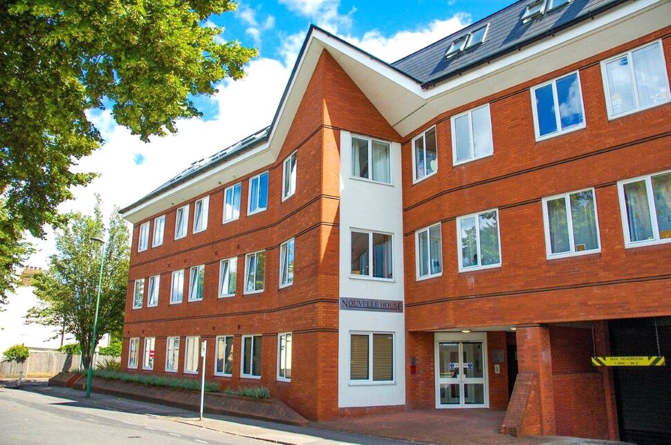 Main image of 2 bedroom Flat to rent, Sutton Court Road, Sutton, SM1