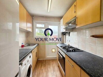 Lavender Avenue, 3 bedroom Semi Detached House to rent, &pound;2,250 pcm