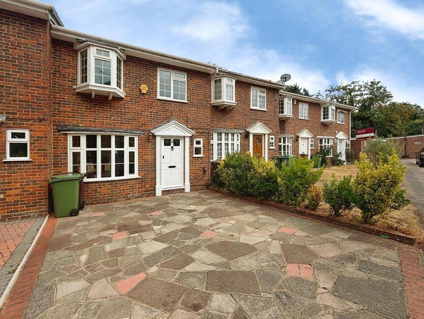 Main image of 4 bedroom Mid Terrace House to rent, Eastleigh Close, Sutton, Surrey, SM2