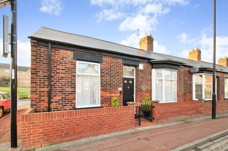 2 bedroom End Terrace House for sale