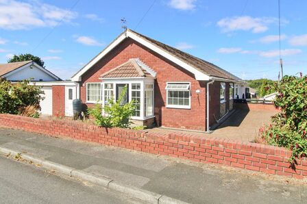 Mayfield Road, 2 bedroom Detached Bungalow for sale, £159,950