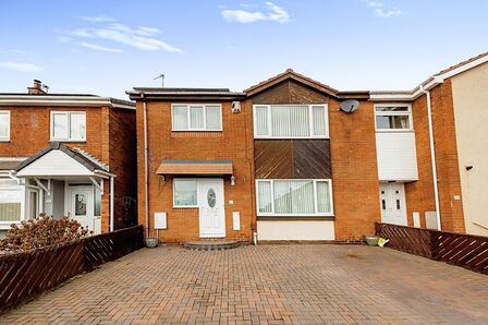 Baxter Road, 3 bedroom Mid Terrace House to rent, £850 pcm