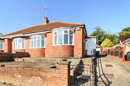 Priory Grove, 2 bedroom Semi Detached Bungalow for sale, £155,000