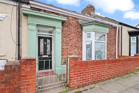 Hawthorn Street, 2 bedroom Mid Terrace Property to rent, &pound;695 pcm