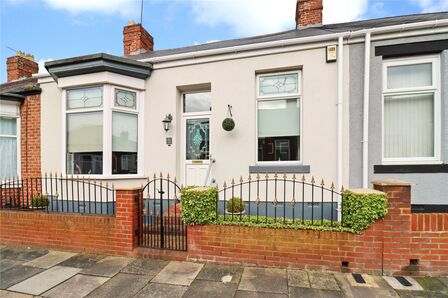 Abingdon Street, 2 bedroom Mid Terrace House for sale, £145,000