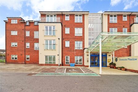 Fordfield Road, 2 bedroom  Flat for sale, £80,000