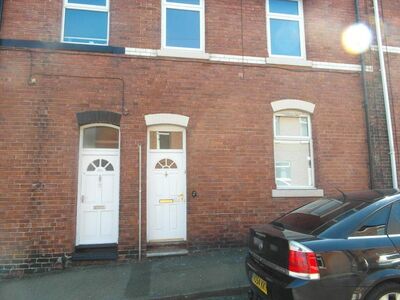 Frederick Street, 1 bedroom Mid Terrace Flat to rent, &pound;595 pcm