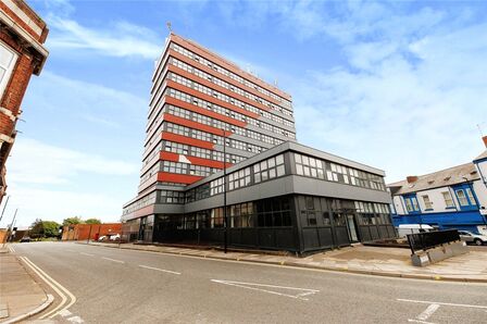 Borough Road, 1 bedroom  Flat to rent, £450 pcm