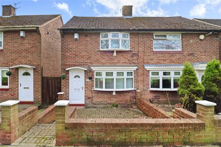 The Broadway, 2 bedroom Mid Terrace House to rent, £675 pcm