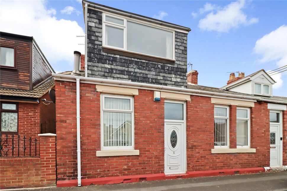2 bedroom Mid Terrace House for sale