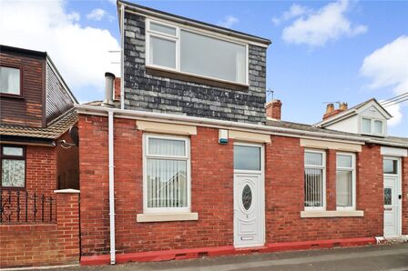 2 bedroom Mid Terrace House for sale