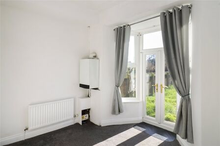 Dinsdale Street South, 1 bedroom  Flat to rent, £495 pcm