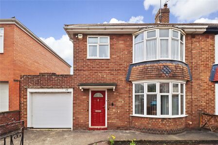 Hipsburn Drive, 3 bedroom Semi Detached House for sale, £170,000