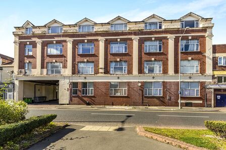 Durham Road, 2 bedroom  Flat for sale, £50,000