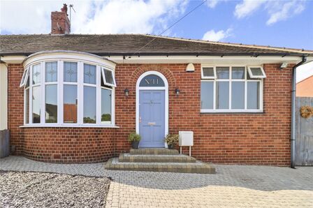 Glamis Avenue, 3 bedroom Semi Detached Bungalow for sale, £230,000