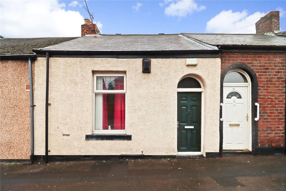 2 bedroom Mid Terrace House for sale