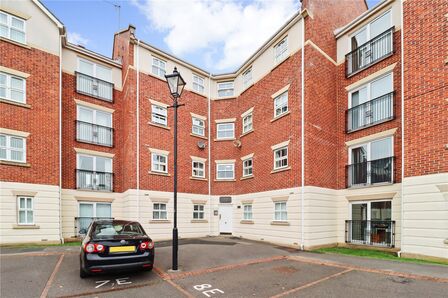 Albert Court, 3 bedroom  Flat for sale, £75,000